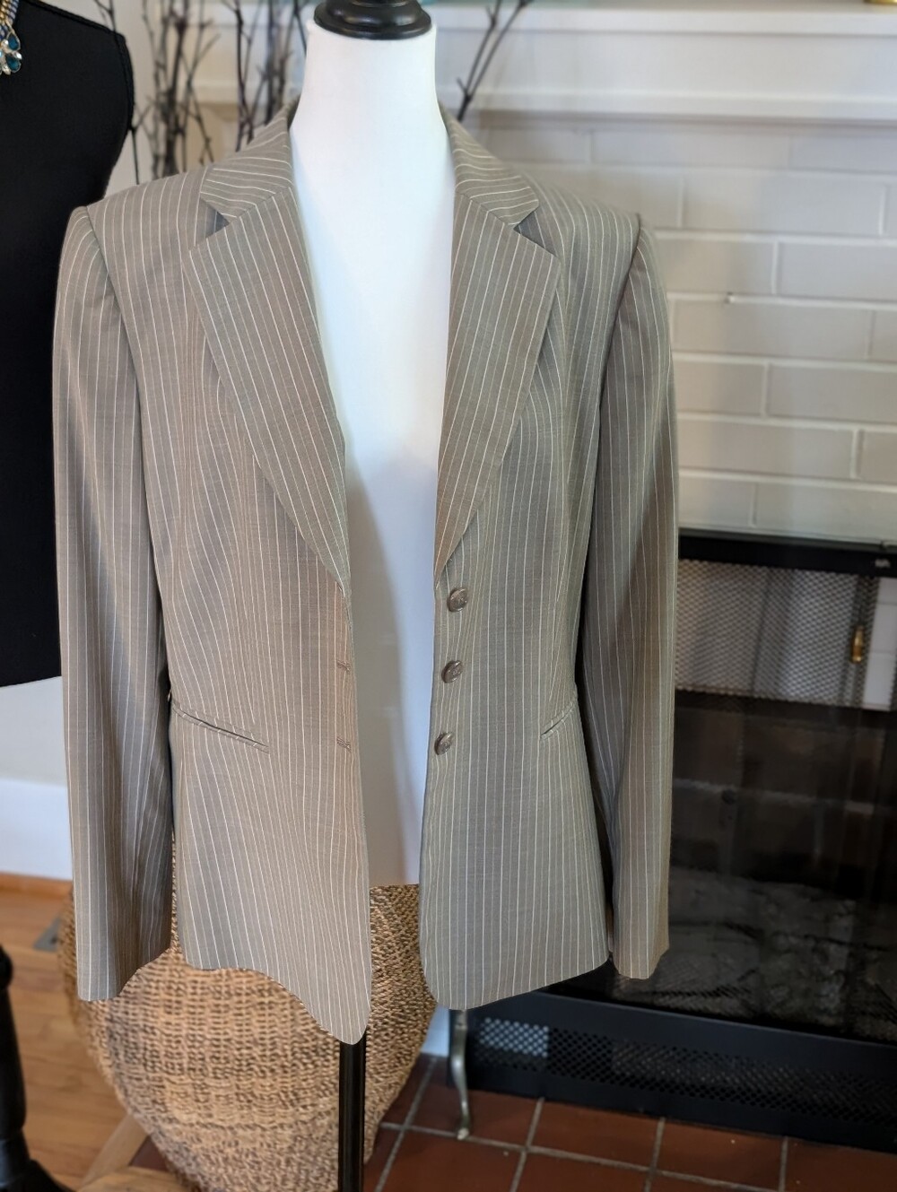 Tahari Arthur S. Levine Size 16 Beige Pinstripe Tailored Blazer‎ Career Office